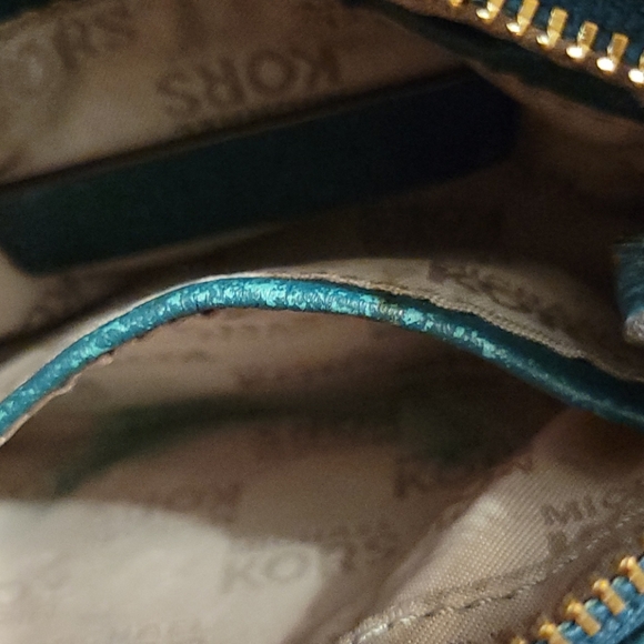 Michael Kors wristlet - Picture 2 of 3